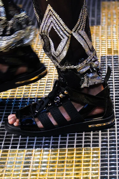 Look 8